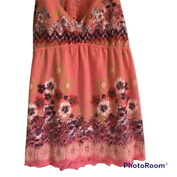 Coral V-Neck And Crochet Back Top Size Medium - Picture 3 of 5